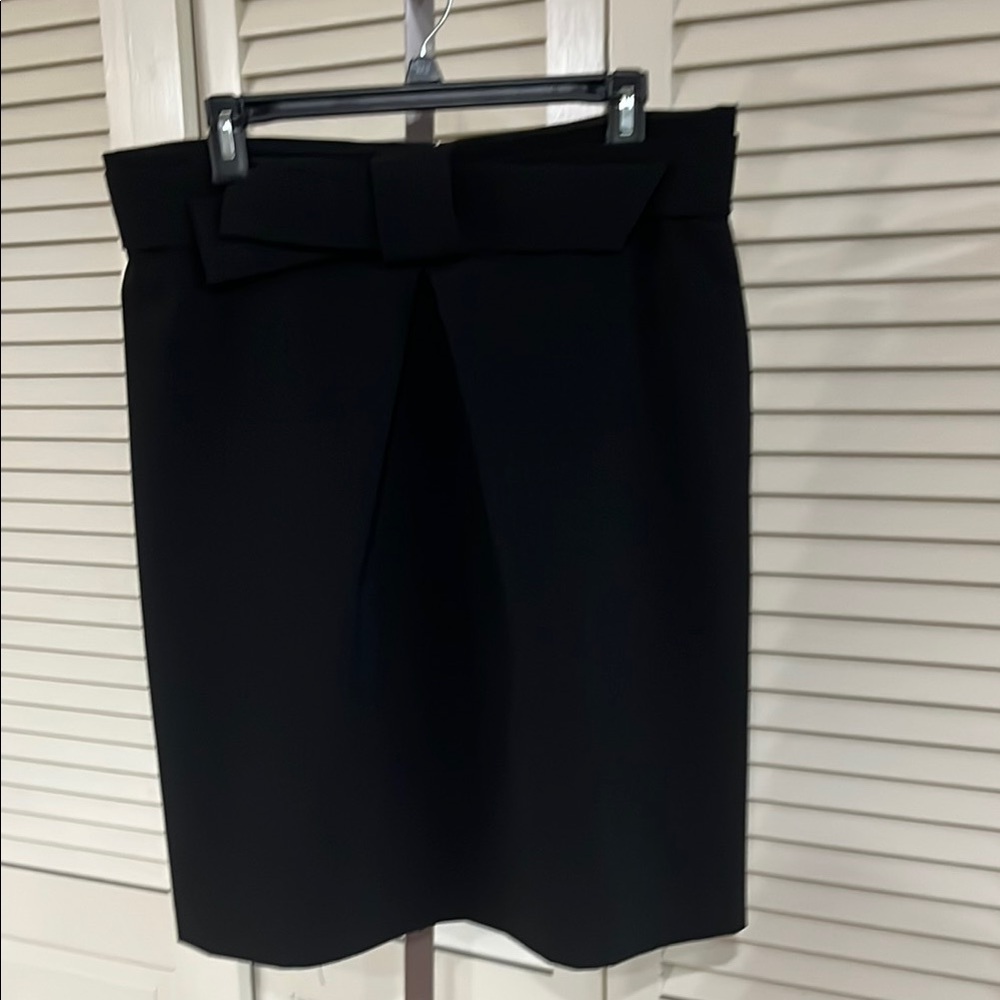 Black Knee-Length Pencil Skirt with Slit